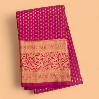 Kankatala - Sowmya Kankatala likes her sarees to be light, vibrant and yet  tasteful. For the store launch of our 2nd Hyderabad outlet in Kukatpally,  Sowmya chose a Handwoven Pochampally Ikat Silk
