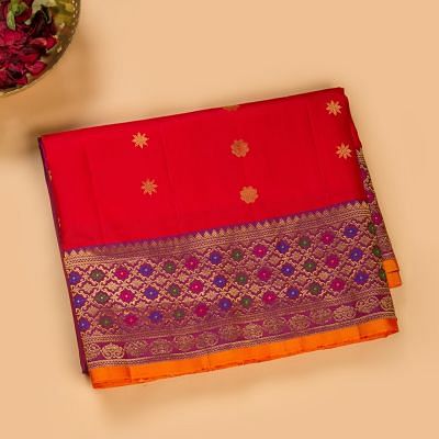 Buy Rajsi~ Pure Silk Handloom - Maharani Paithani in Beautiful Black with  Firey Red Border(Available in Floral Buttis) - Very Much Indian –  verymuchindian.com