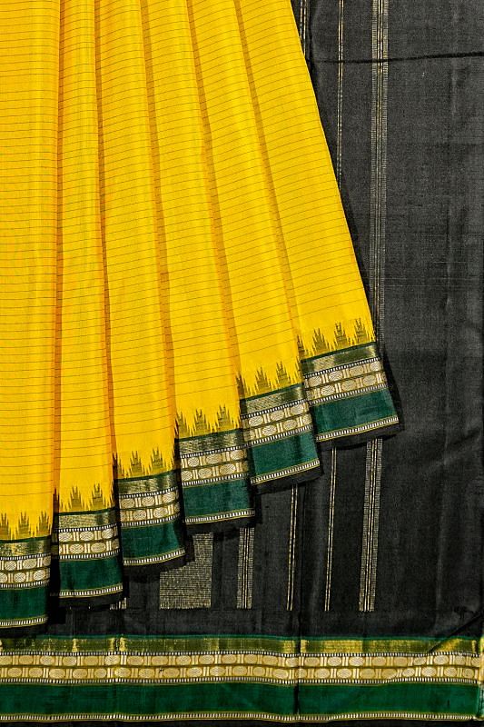 Traditional Kanchipuram Silk Oosi Lines Yellow Saree