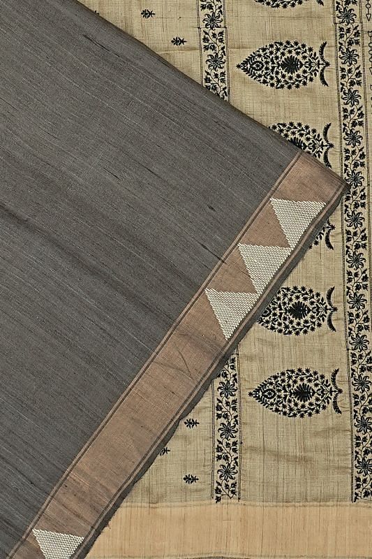 Tussar Plain Grey Saree With Warli Embroidery Pallu