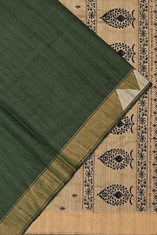 Tussar Plain Bottle Green Saree With Warli Embroidery Pallu