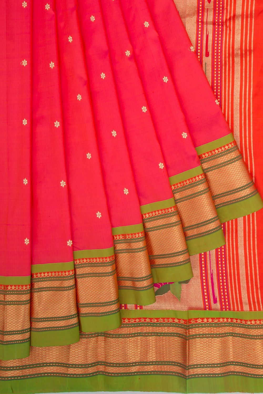 Buy VMI Retail Handmade Pure Silk Yeola Handloom Green Red Dual Tone - Paithani  Saree With Traditional Double Pallu Online at Best Prices in India -  JioMart.