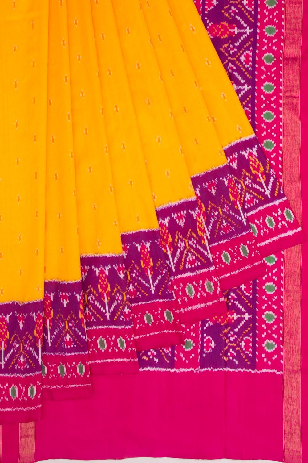 ikkat #Pochampally #Silk #Pattu #Sarees | Indian fashion, Ikkat silk sarees,  Indian shopping