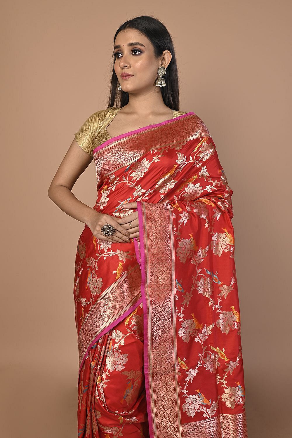 Fantabulous Red Soft Banarasi Silk Saree With Seraglio Blouse Piece –  LajreeDesigner