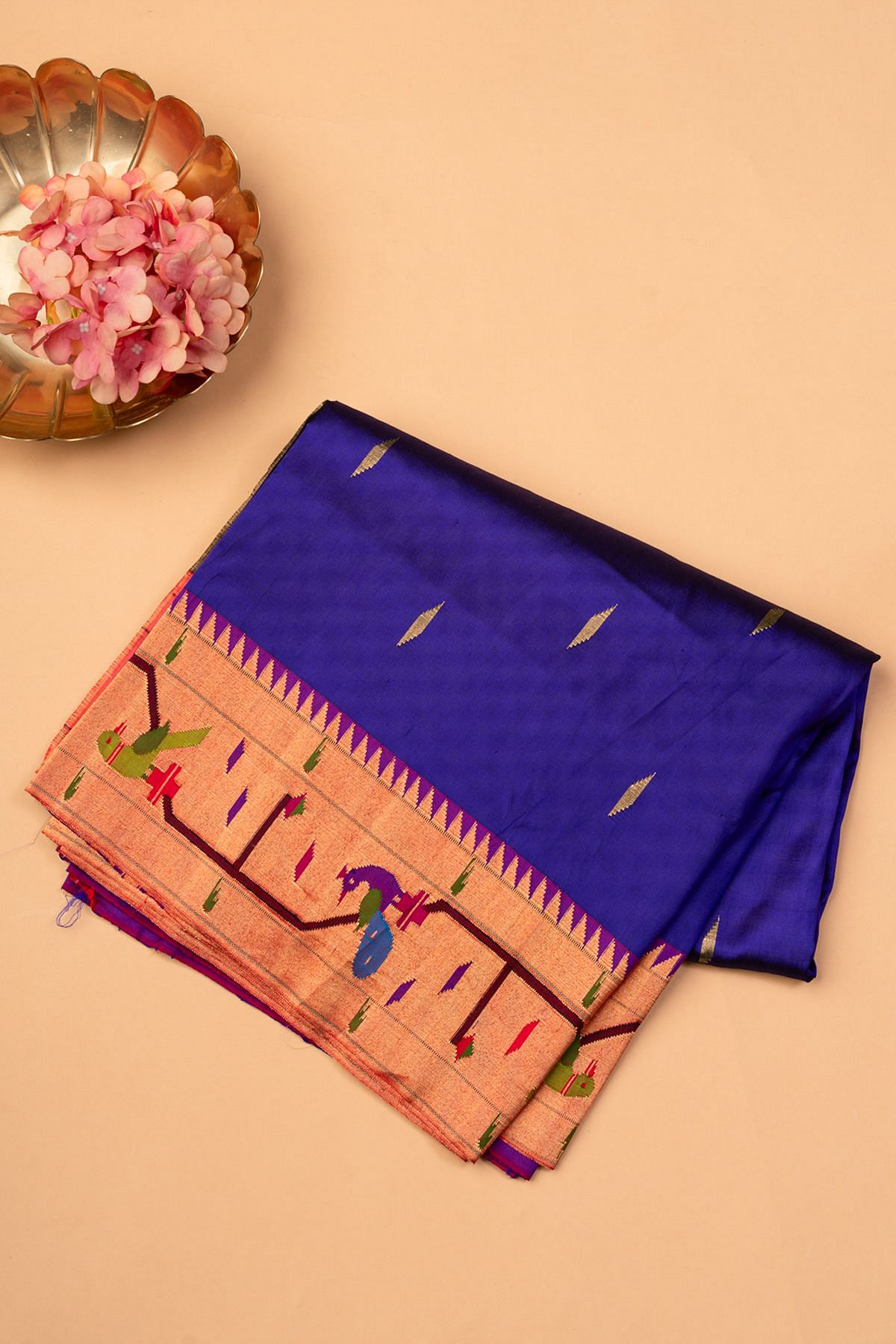 Pochampally Saree Ikat Silk Kanchipuram Sari, saree border, textile,  weaving png | PNGEgg