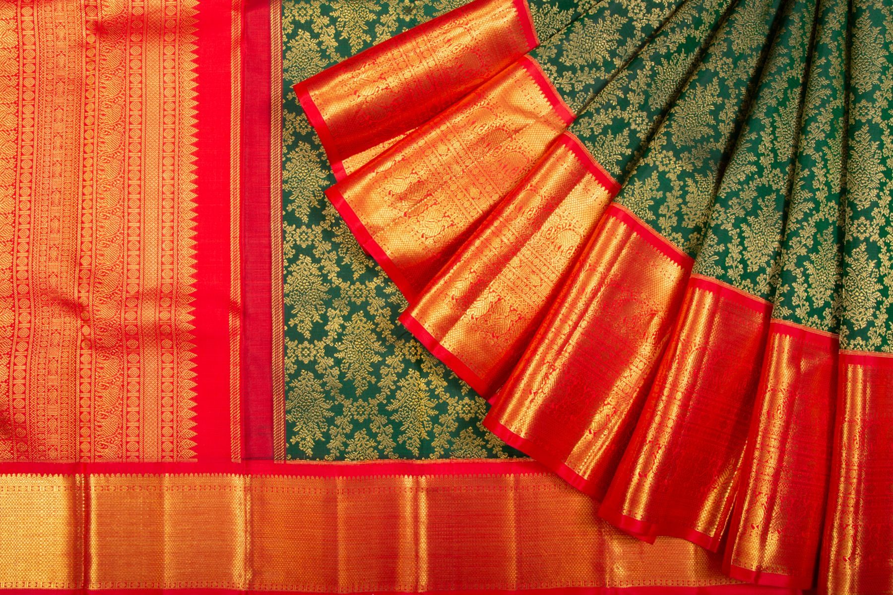 Checked Green Kanjeevaram Silk Saree With Red Border | Silk sarees online, Silk  sarees, Checks saree